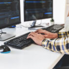 Stockfoto handen - Quotec